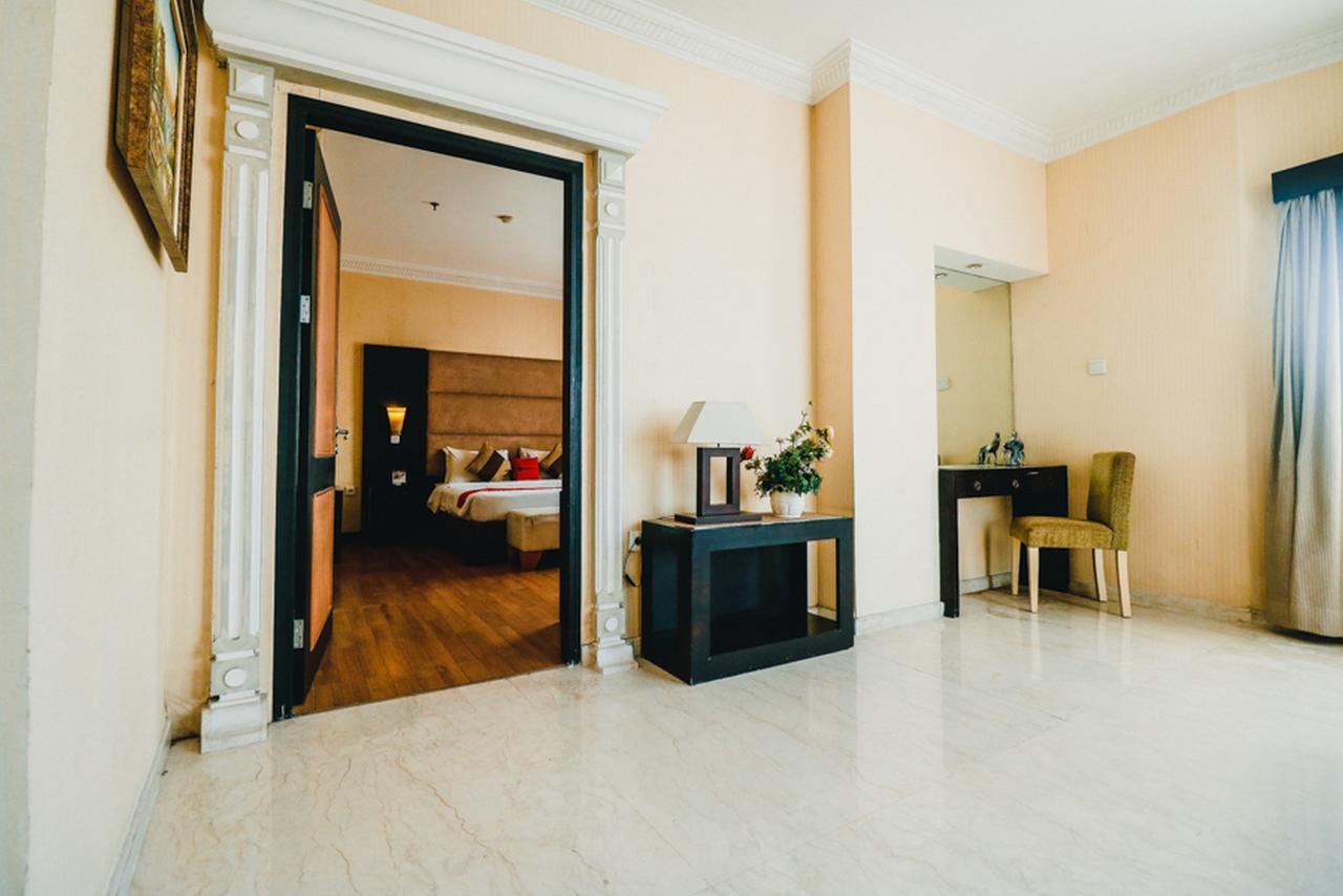 Отель Reddoorz Premium @Jalan Jendral Sudirman Палембанг Экстерьер фото